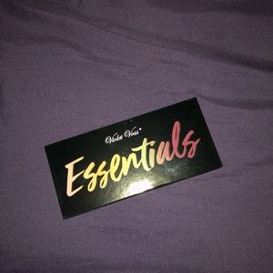 Violet Voss Essentials Palette